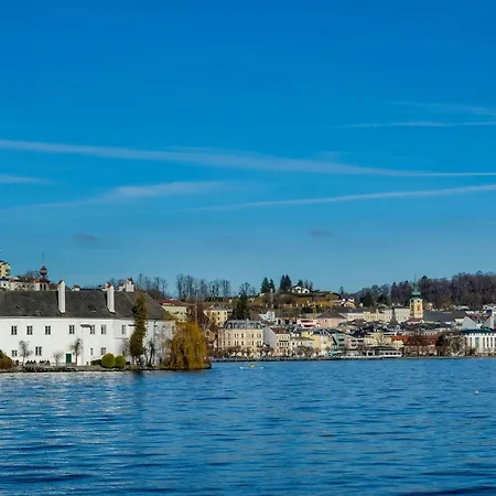 Lakeside Traunsee Apartment